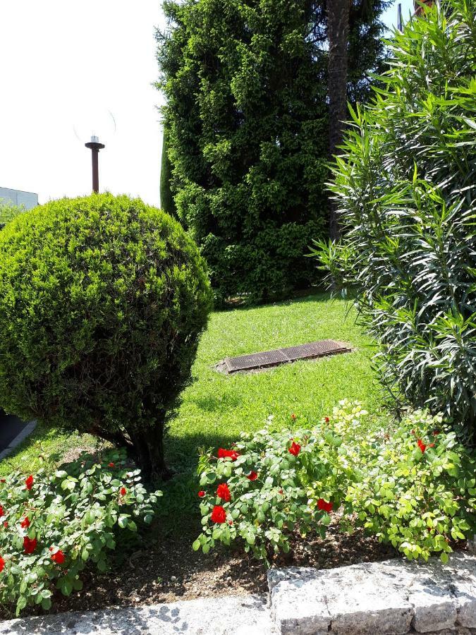 Il Glicine Sul Garda Appartamento Turistico Песк'єра-дель-Гарда Екстер'єр фото
